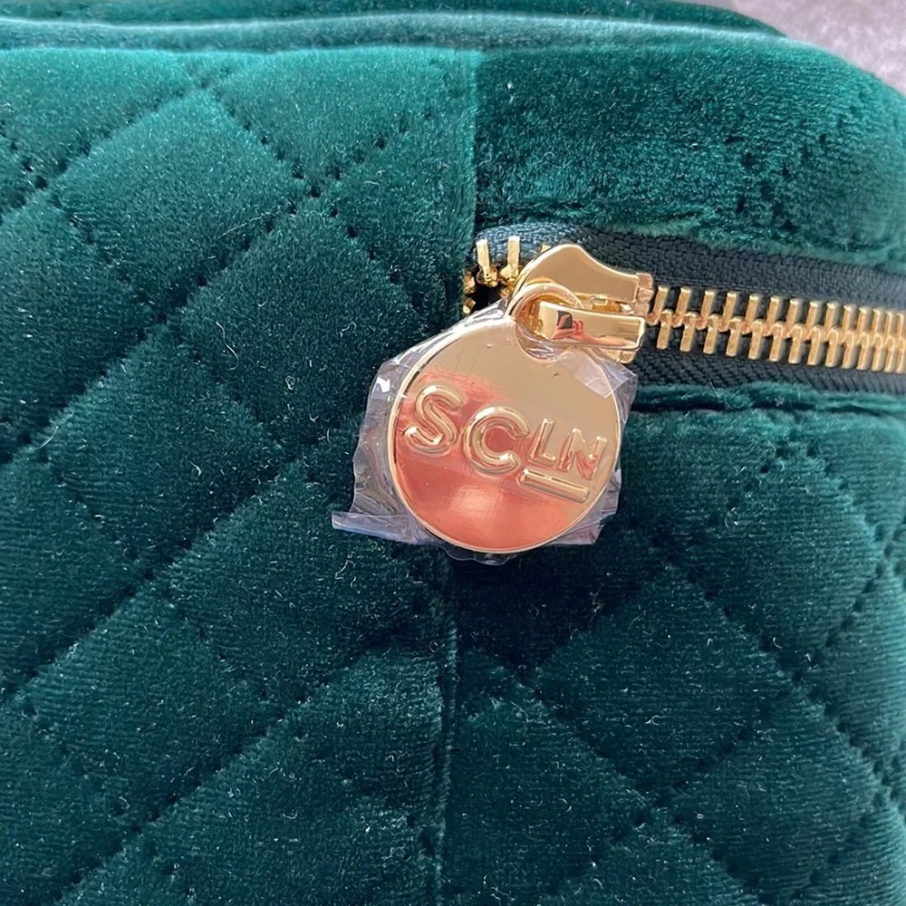 STONEY CLOVER LANE NWT GREEN QUILTED VELVET VANITY CASE